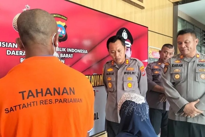 Sopir dan istri saat dimintai keterangan pihak Kepolisian