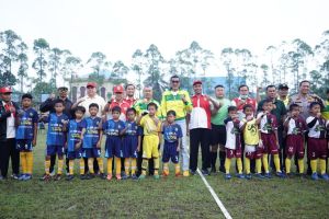 Pembukaan Festival Sepakbola U-10 dan U-12 Riau