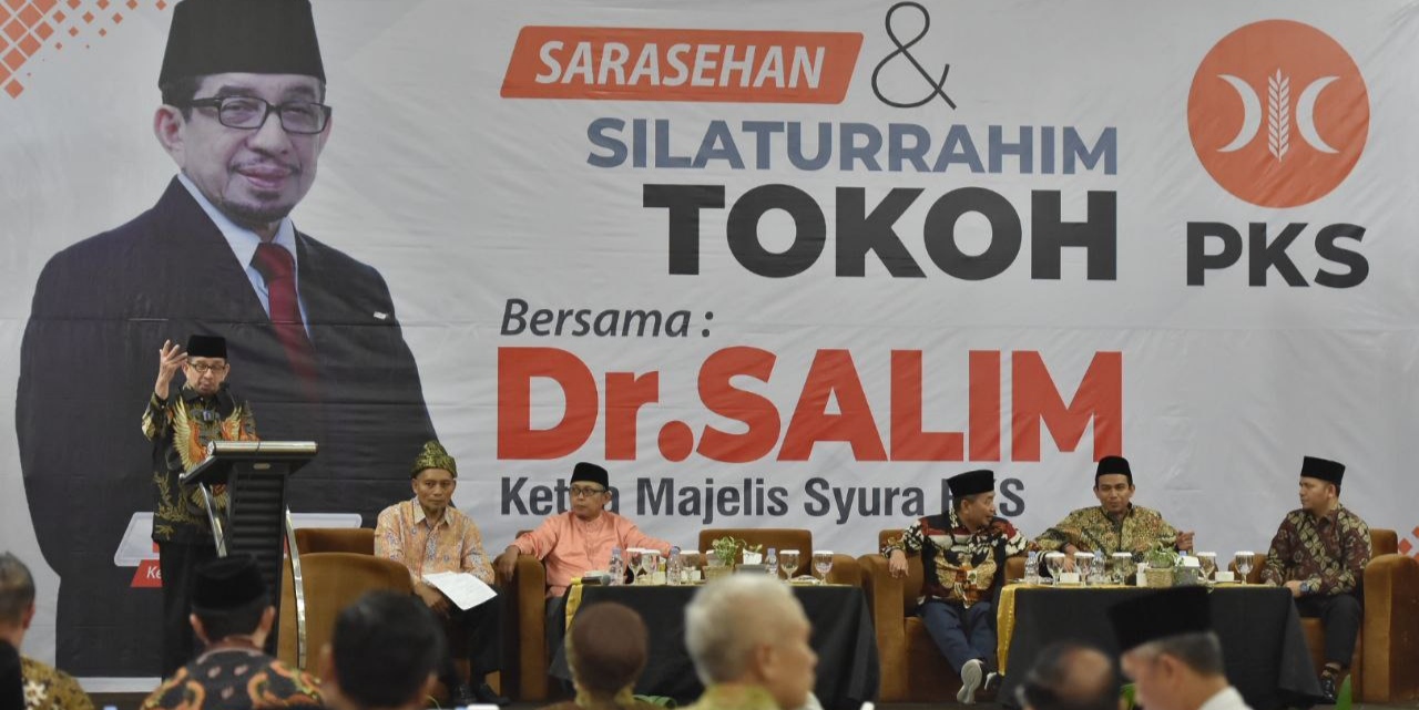 Saat sarasehan tokoh Riau bersama Ketua Majelis Syuro PKS