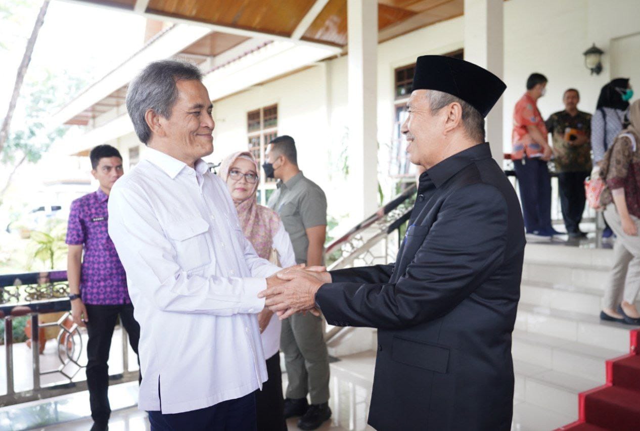 Gubri Syamsuar bersama Kepala BRGM, Hartono