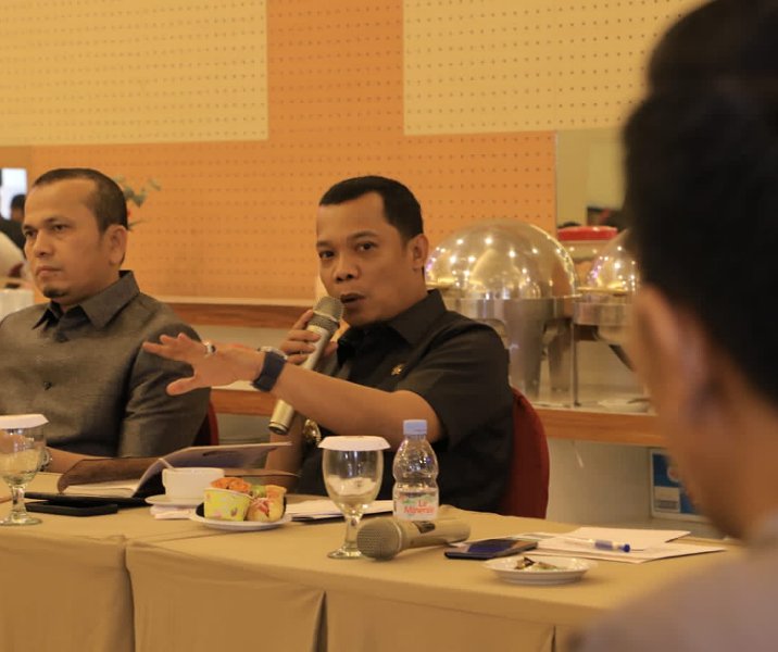 Pj Wali Kota Pekanbaru Muflihun saat di acara Coffee Morning yang digelar KPU Pekanbaru di Hotel Pangeran, Senin (14/11/2022). Foto: Istimewa.