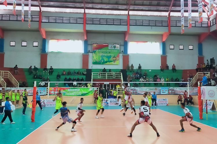 Pertandingan Voly di Porprov Riau