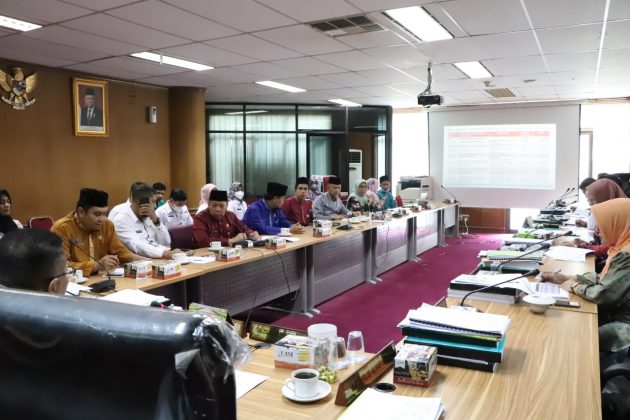 Saat RDP Komisi V DPRD Riau dengan Biro Kesra Setdaprov