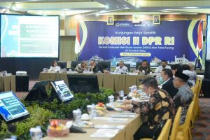 Kunjungan Komisi II DPR ke Riau