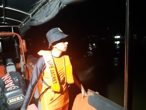 Proses pencarian nelayan yang hilang di Meranti