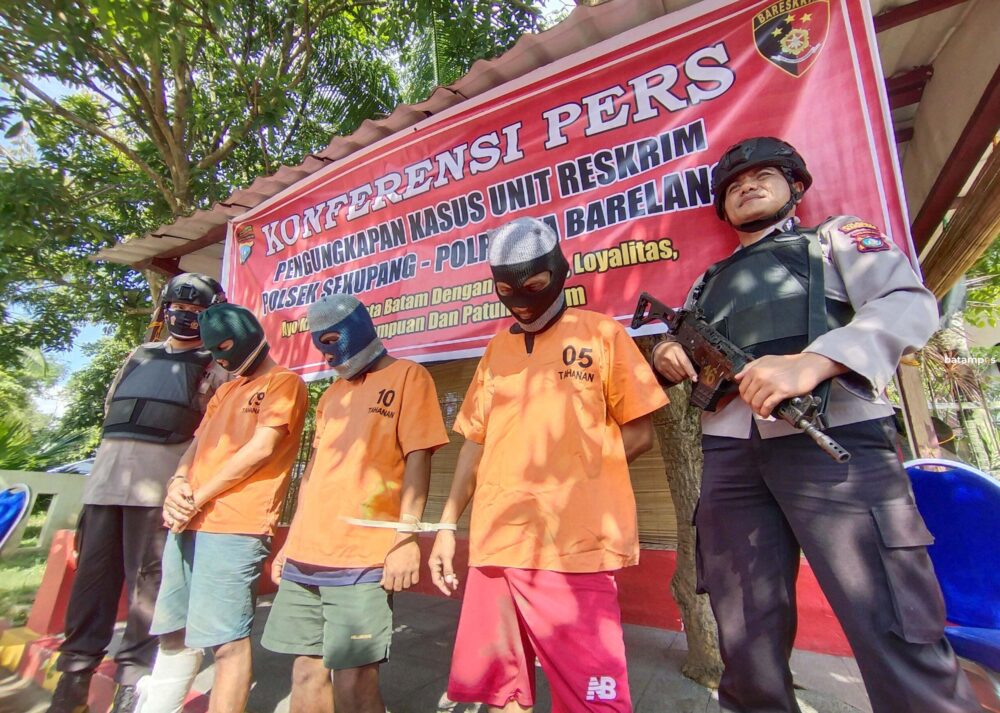 Konferensi Pers Pembunuhan Penjaga Kantor FKUB Sekupang