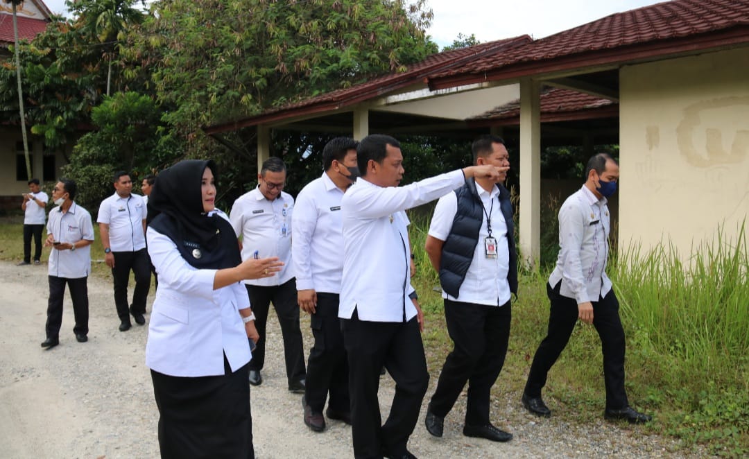 Pj Wali Kota Pekanbaru Sidak Puskesmas Sukajadi dan Kantor Kecamatan Payung Sekaki.