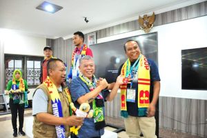 Penyerahan medali pemenang