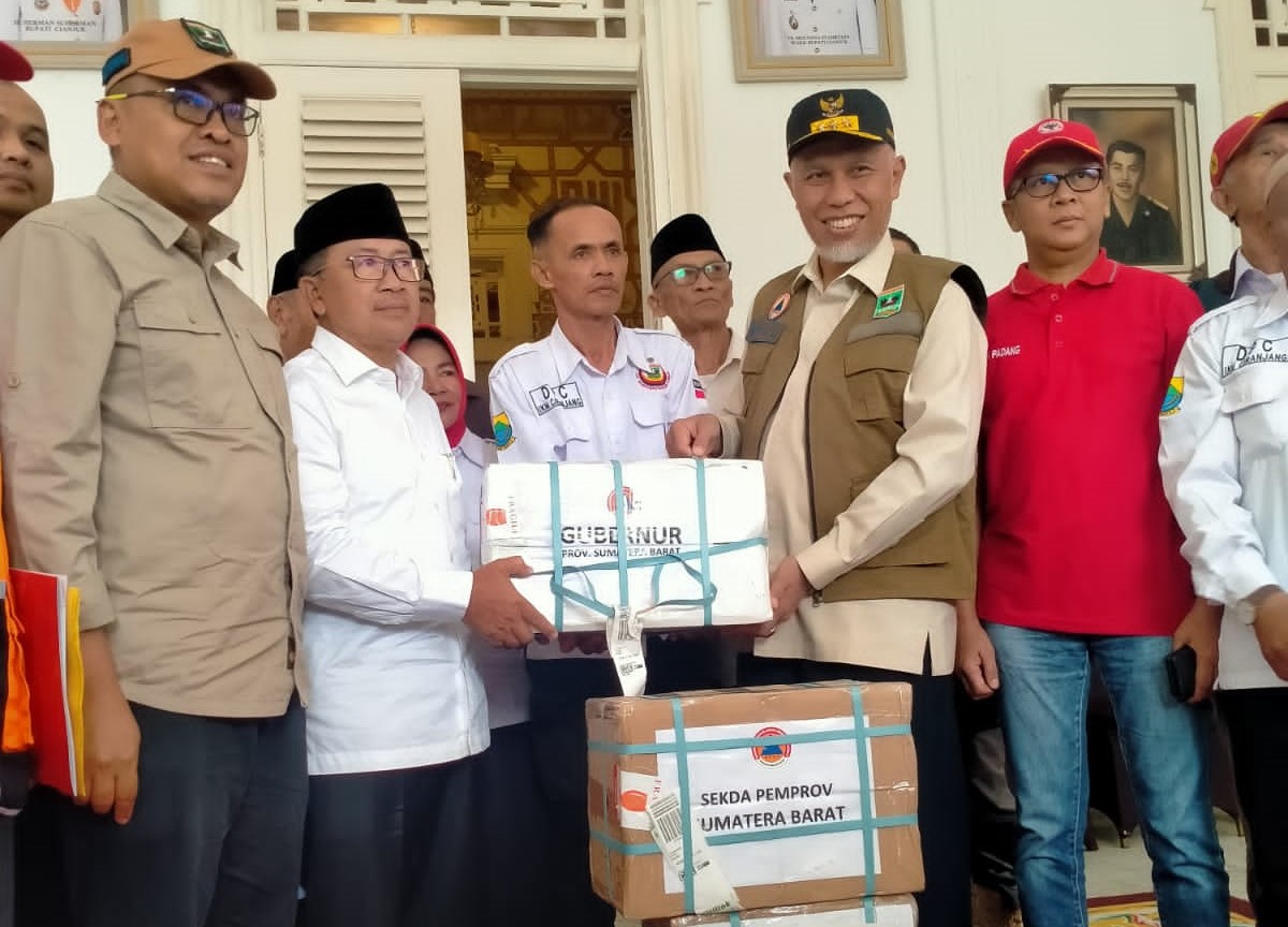 Penyerahan rendang bantuan