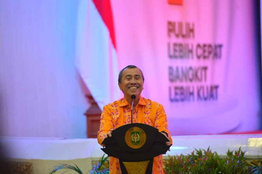 Gubri Syamsuar dalam acara pelantikan pengurus IKA UNPAD KOMDA Riau