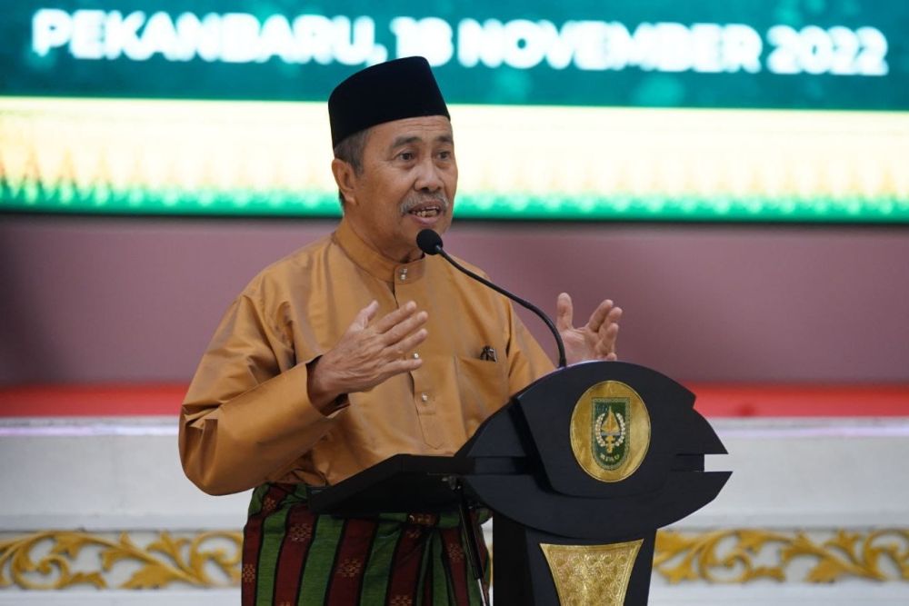 Arahan Gubri Syamsuar dalam pelantikan Dewan Pendidikan Riau