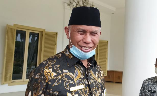 Gubernur Sumatera Barat Mahyeldi