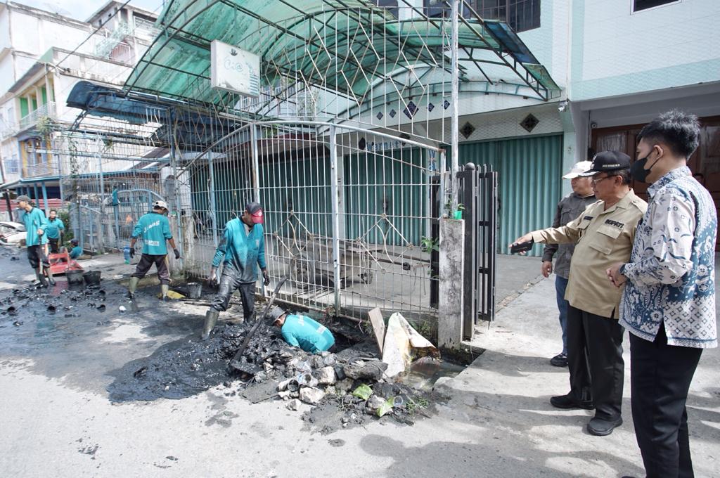 Bupati Inhil menunjukkan Inovasi kepada Tim Validasi Kemendagri