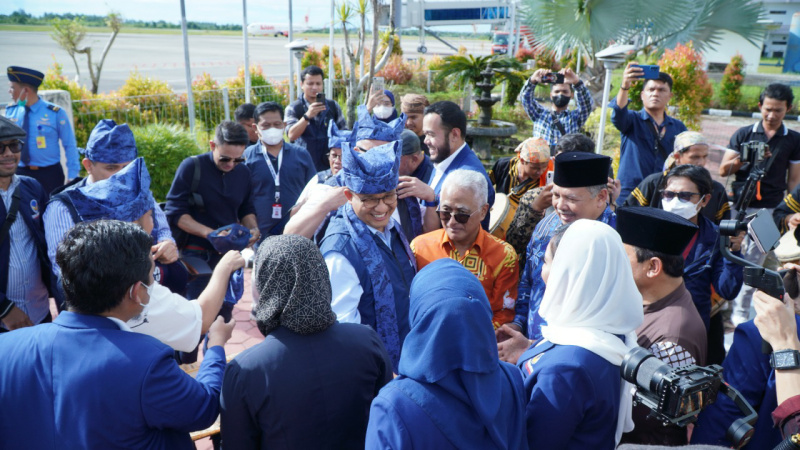 Anies Baswedan saat tiba di Kota Padang