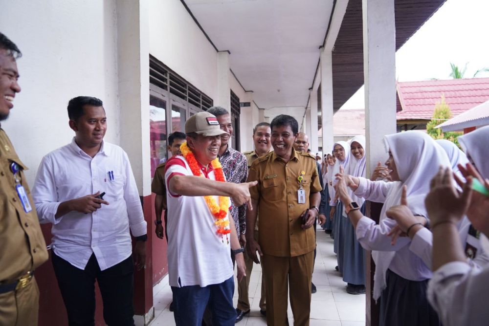 Gubri Syamsuar kunjungi sekolah belum lama ini