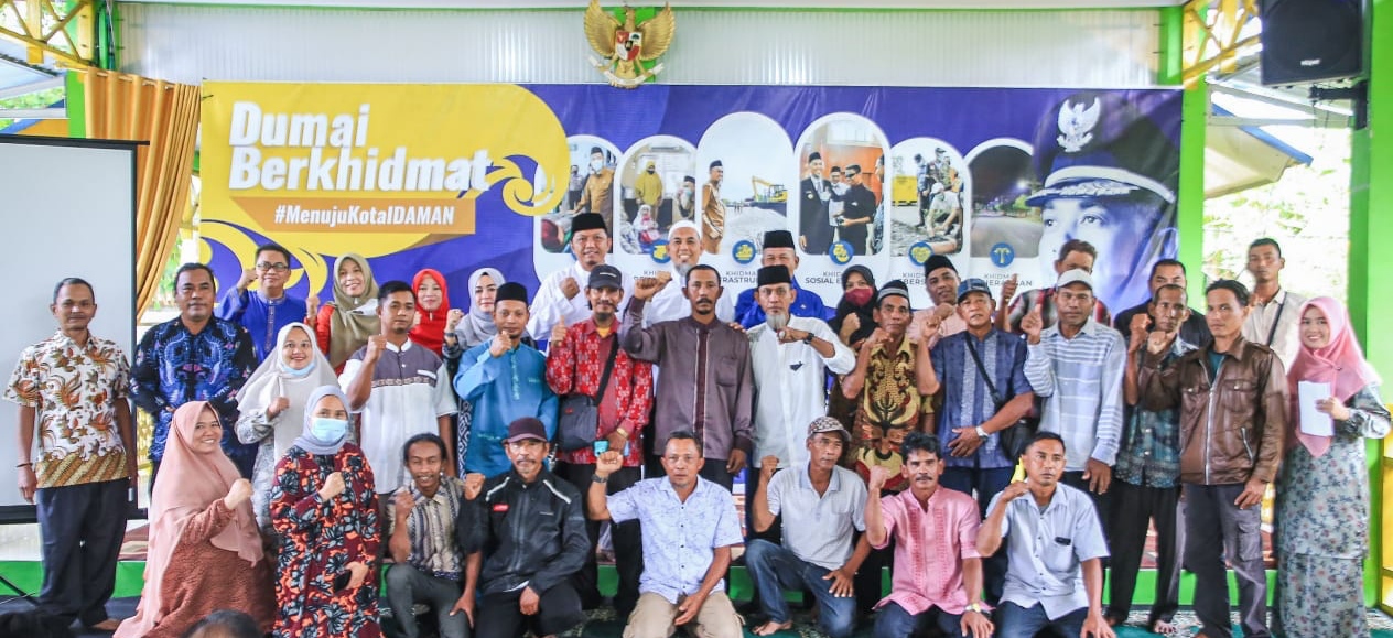 Saat penyerahan bansos pada kelompok Pembudidaya ikan di Dumai