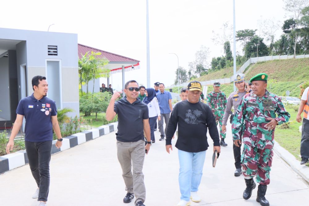 Sekdakab Kampar, Yusri tinjau tol Pekanbaru-Bangkinang