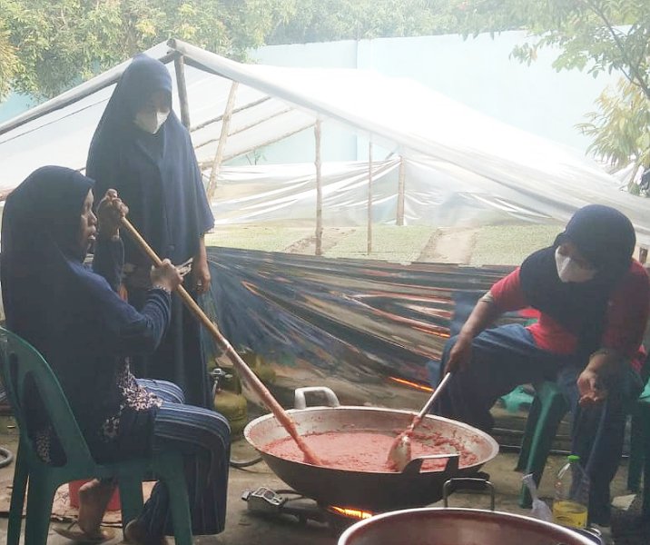 Petani dari Kelompok Tani Amara Jaya saat mengolah buah semangka. Foto: Istimewa.