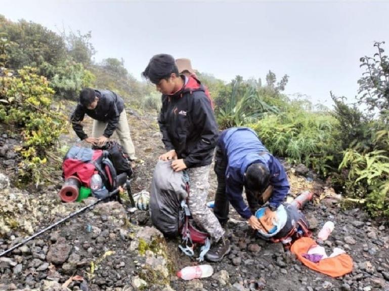 Pendaki Gunung Marapi