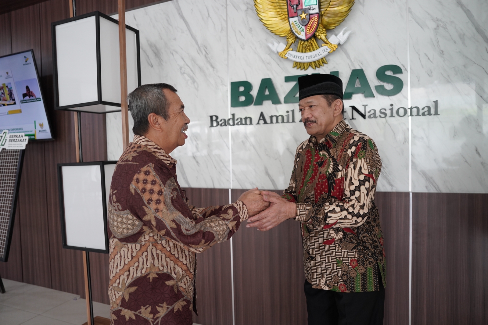 Pertemuan Gubri Syamsuar dengan Ketua Baznas Pusat, Prof Dr KH Noor Achmad 