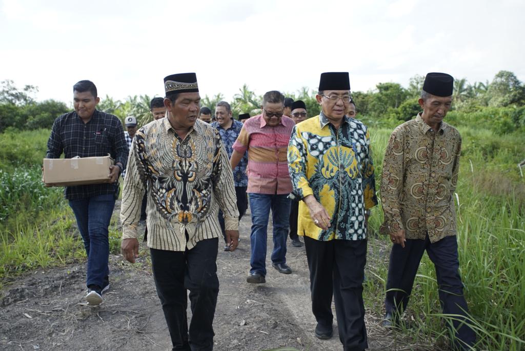 Bupati Inhil HM Wardan saat kunjungan kerja