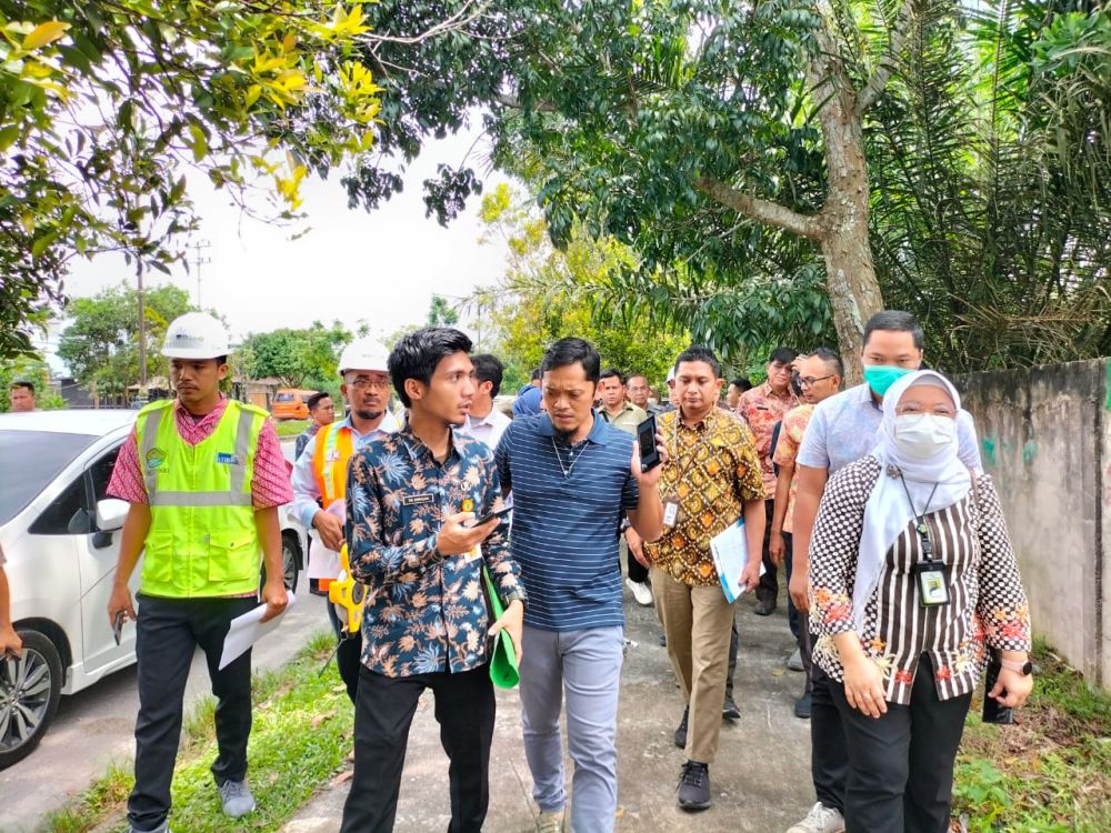 Peninjauan lokasi pembangunan RS Otak dan Jantung di Pekanbaru