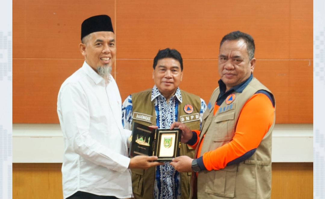 Wako Paisal bersama pejabat BNPB