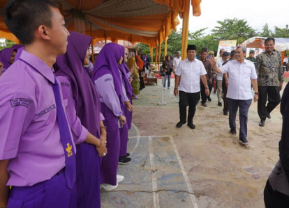 Saat kunker Gubri Syamsuar di SMAN 1 Indragiri Hulu