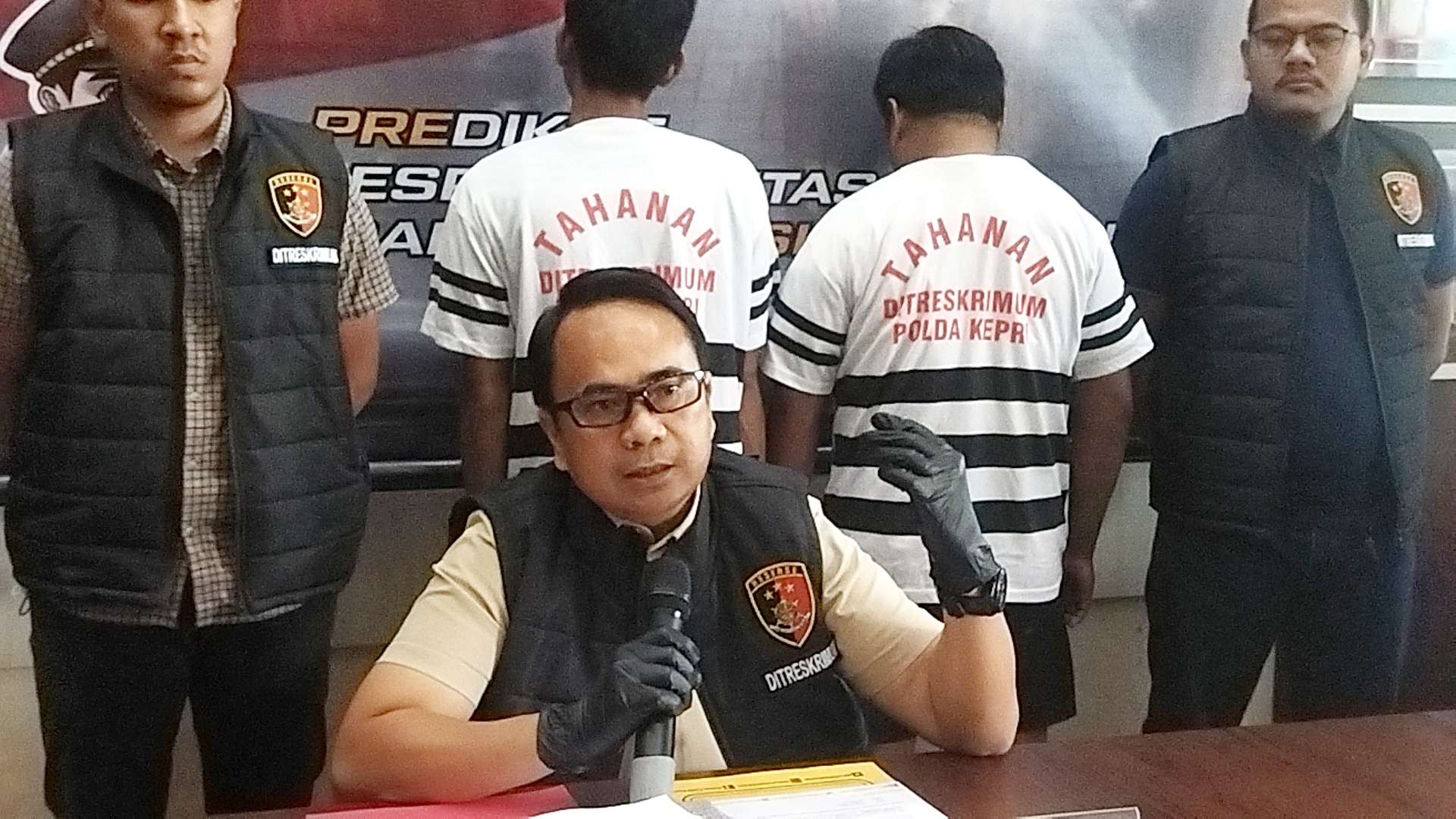 Konferensi Pers Polda Kepri