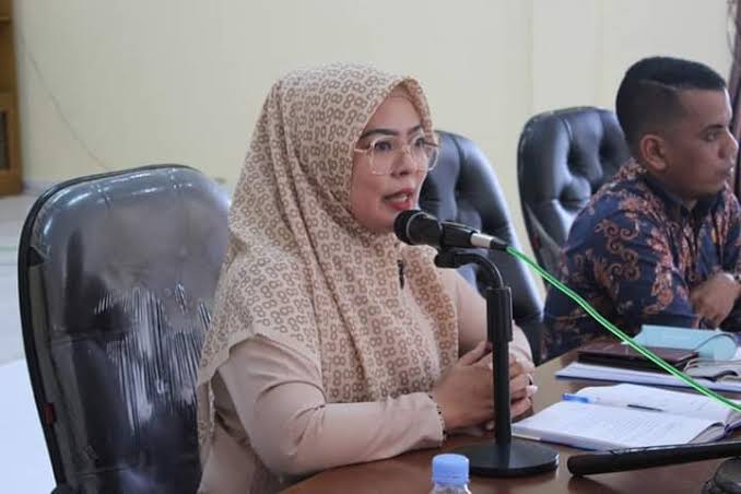 Ketua KPU Kampar, Maria Aribeni