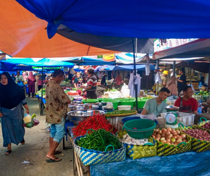 Aktivitas di salah satu pasar tradisional Pekanbaru. Foto: Istimewa.