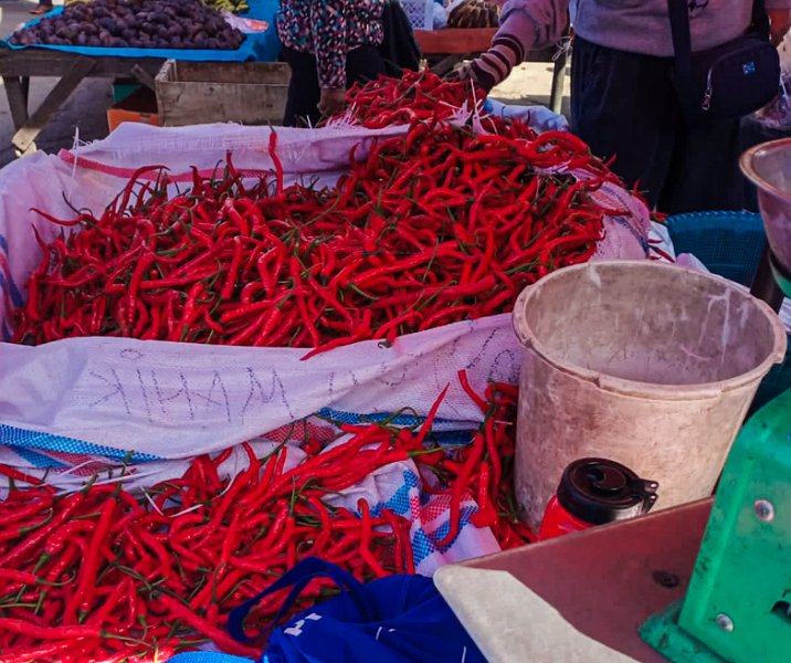 Dagangan cabai merah di salah satu pasar di Pekanbaru. Foto: Istimewa.