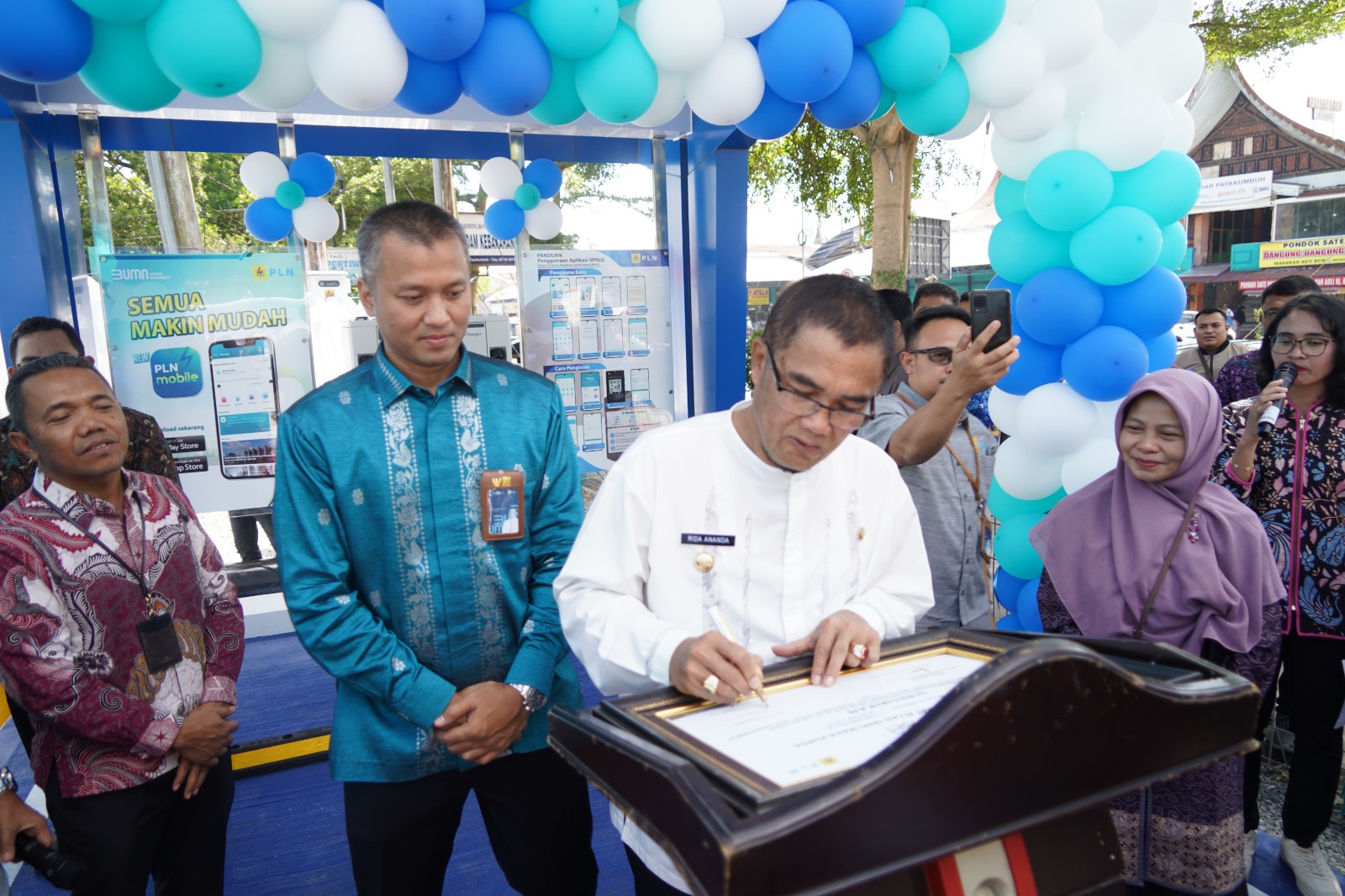 Peresmian Stasiun Pengisian Kendaraan Listrik Umum di Payakumbuh