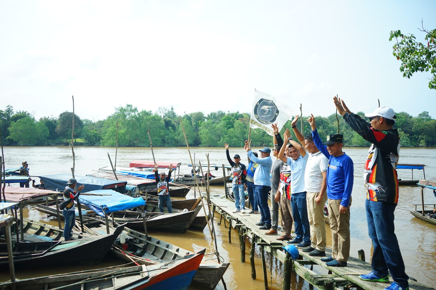 Mancing Bareng Udang Galah di Sungai Siak