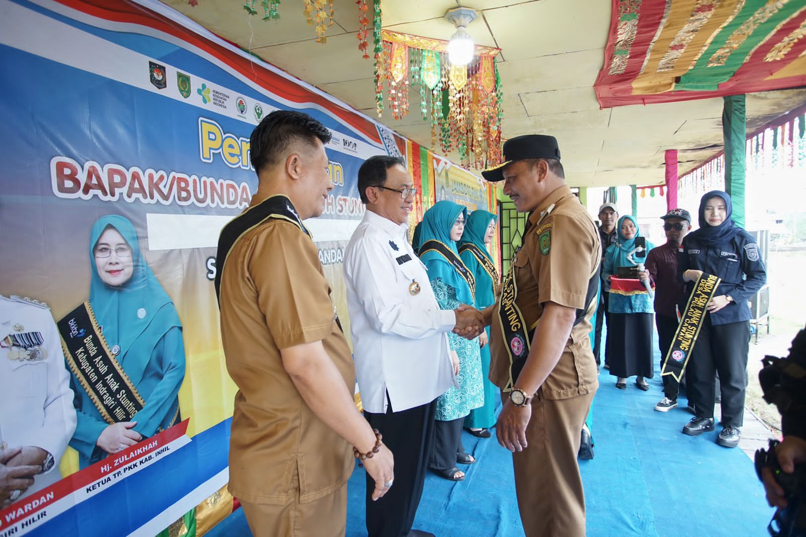 Pengukuhan bapak asuh di Mandah