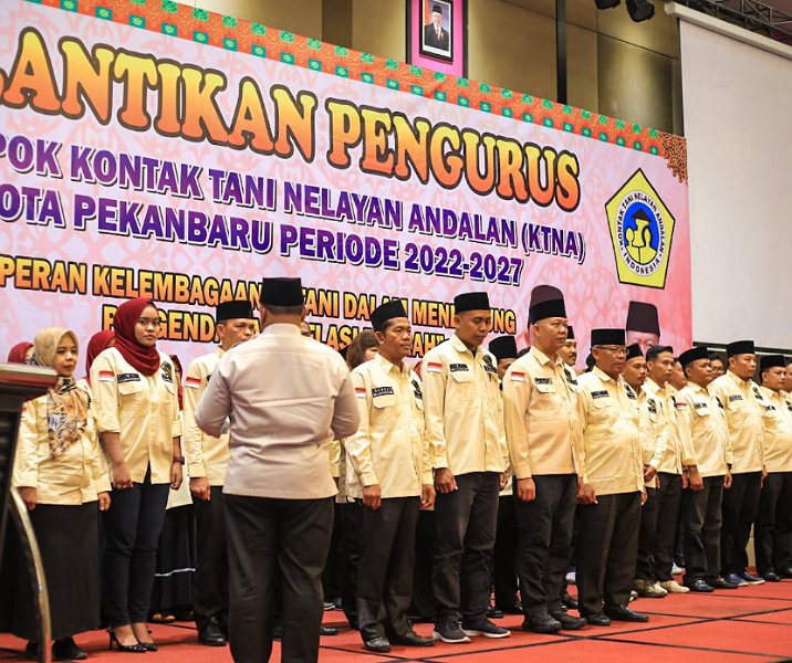 Pengurus KTNA Pekanbaru periode 2022-2017 dilantik di Hotel The Zuri, Sabtu (11/3/2023). Foto: Istimewa.