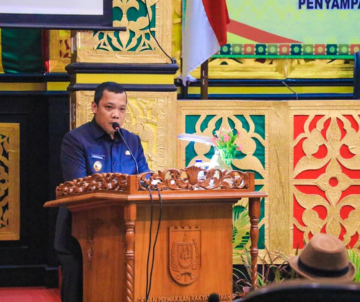 Pj Wali Kota Pekanbaru Muflihun dalam penyampaian LKPj di DPRD, Senin (13/3/2023). Foto: Istimewa.