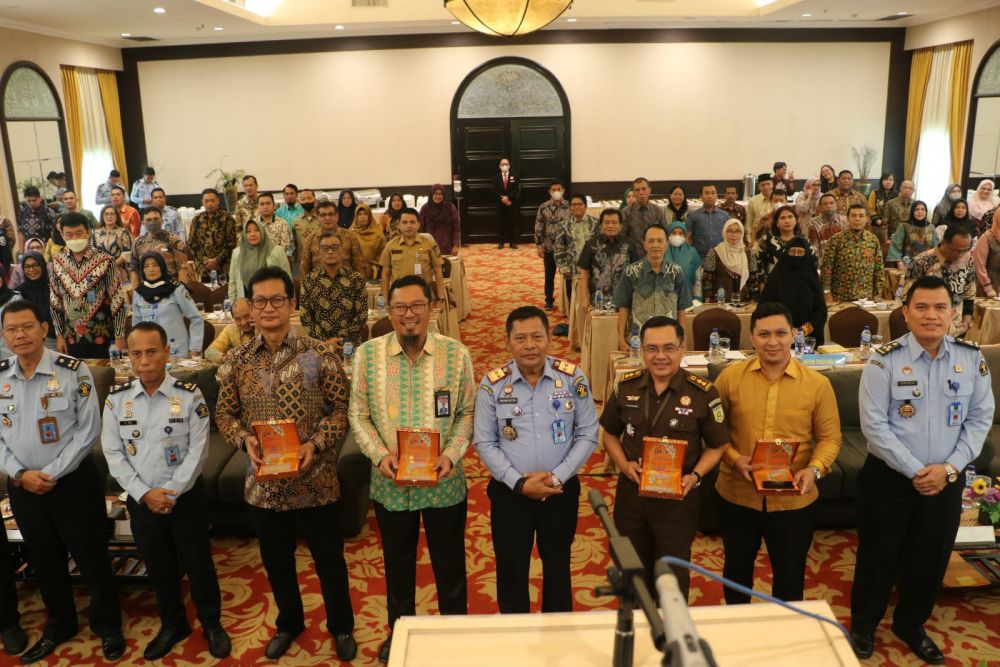 Pembukaan rakor lembaga pengawas notaris Riau