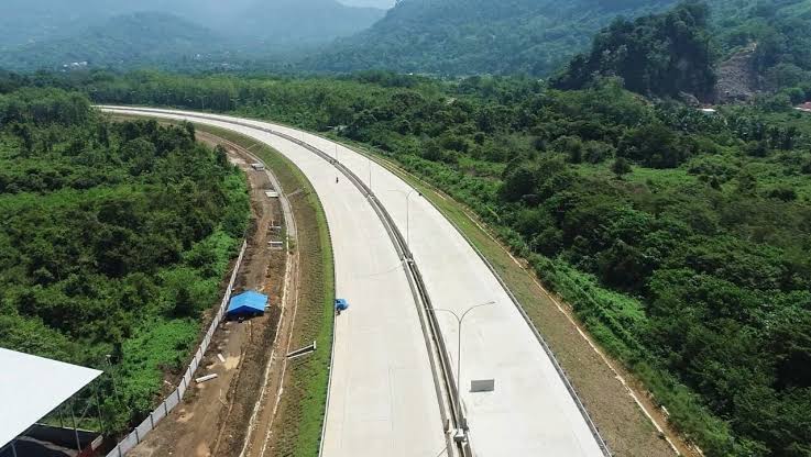 Jalan Tol Padang-Sicincin