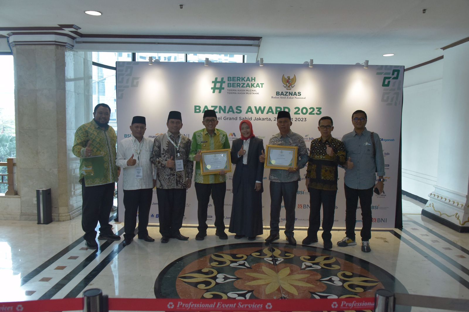 Penghargaan Baznas Award yang diterima Baznas Kota Padang