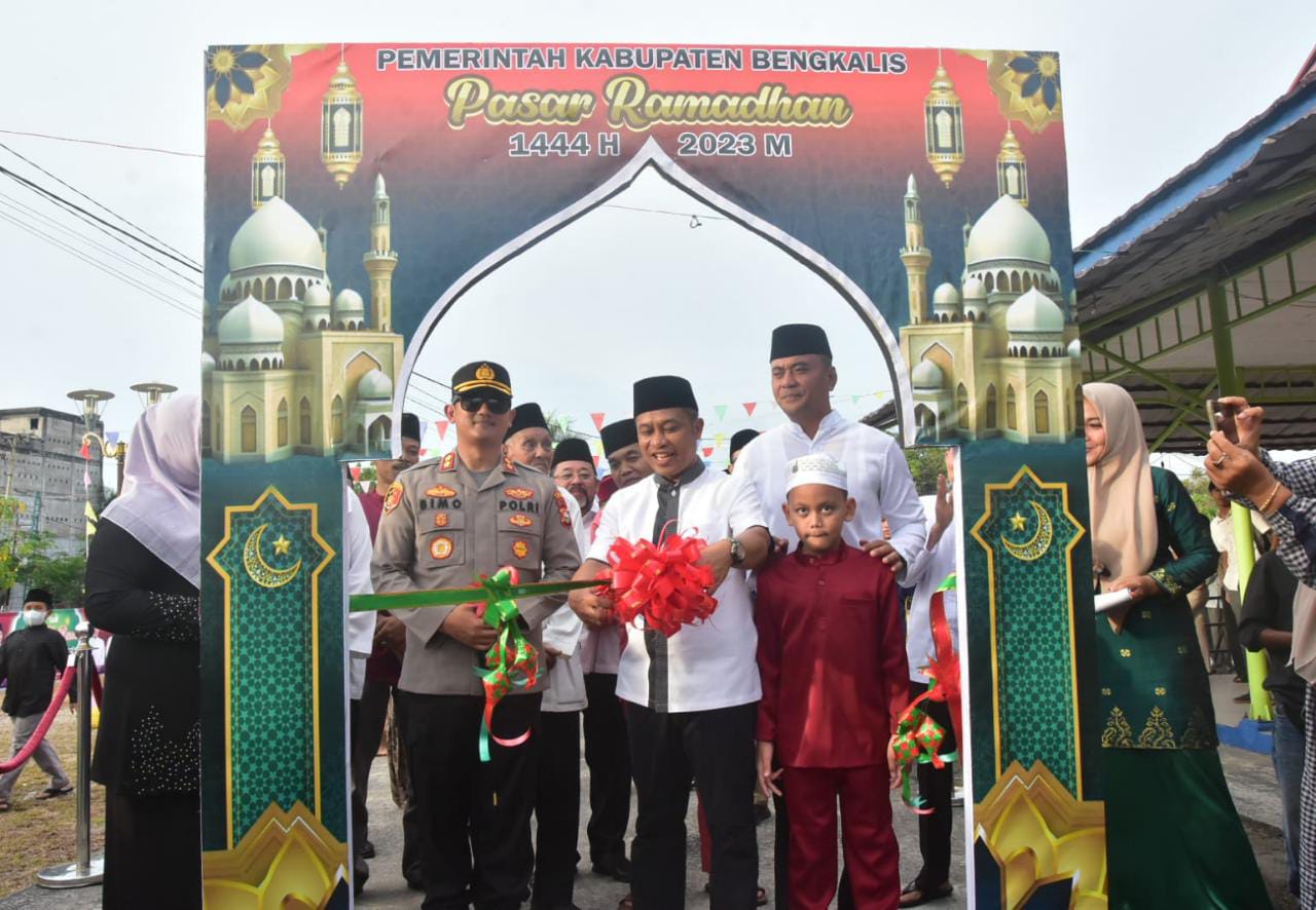 Wakil Bupati Bengkalis, Bagus Santoso buka pasar ramadhan