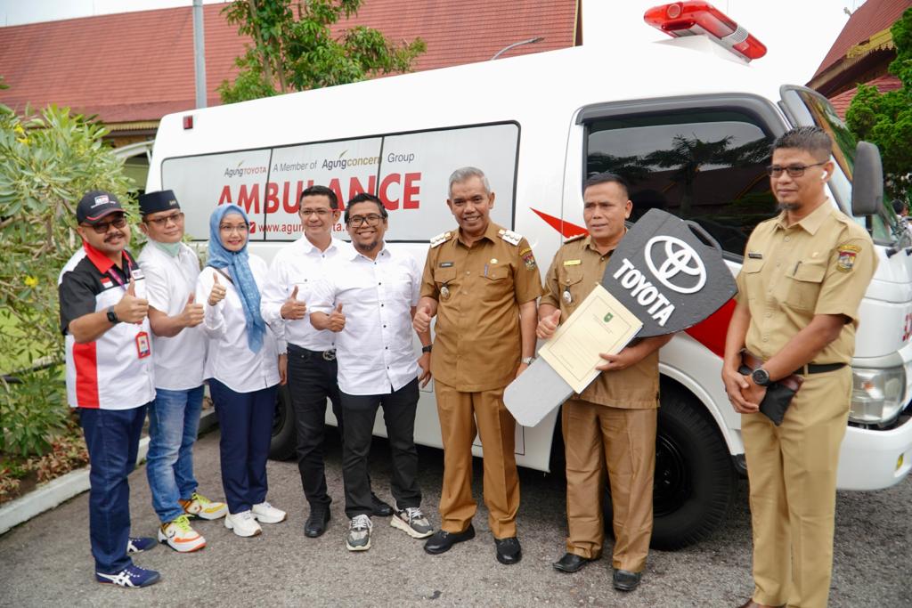 Penyerahan ambulance program CSR