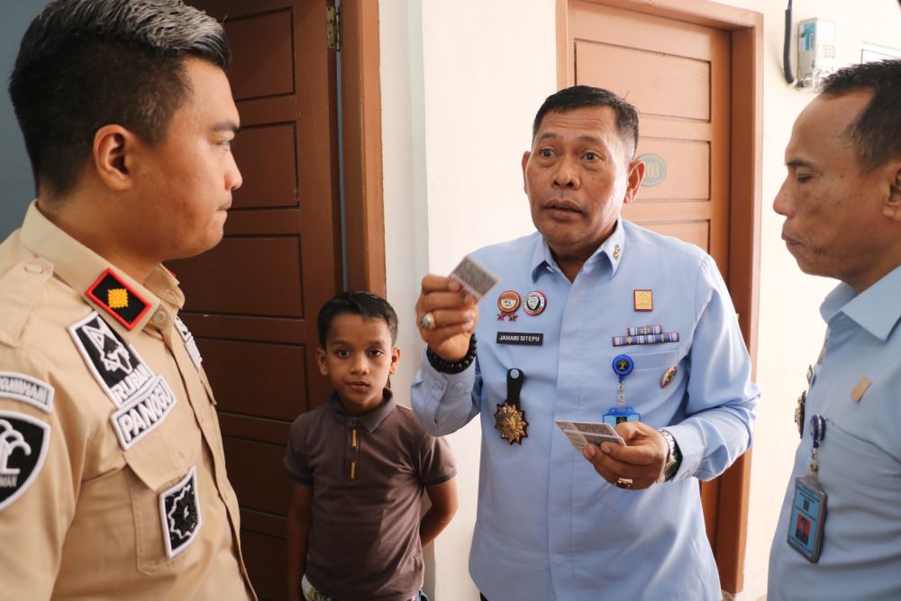 Kepala Kanwil Kemenkumhan Riau, Mhd Jahari Sitepu tinjau pengungsi Rohingya yang ada di Pekanbaru