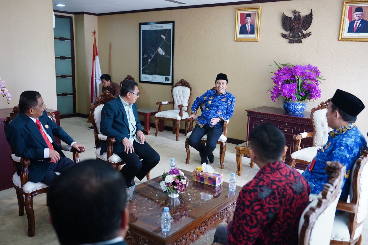 Pertemuan Gubri Syamsuar dengan pengurus IDI Riau