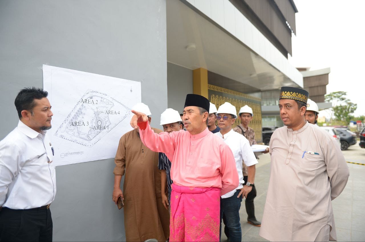 Gubri Syamsuar tinjau salah satu proyek Pemprov Riau