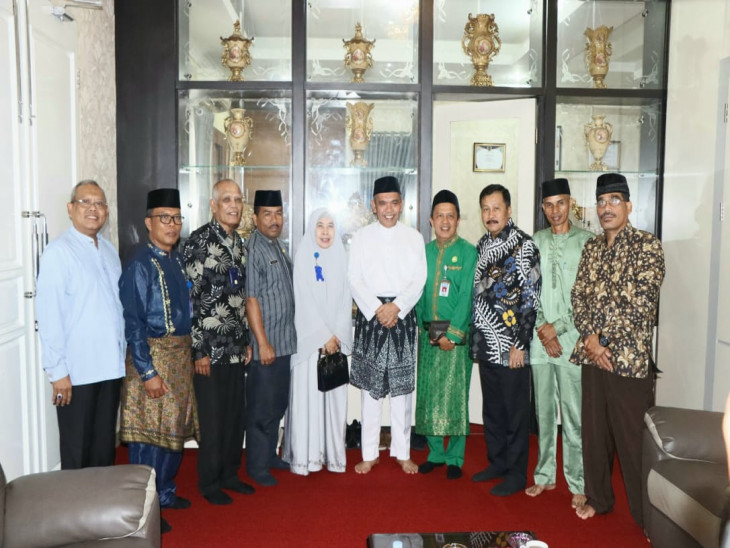 Usai audiensi Forum Komite SMA/SMK Riau dengan Pj Bupati Kamsol