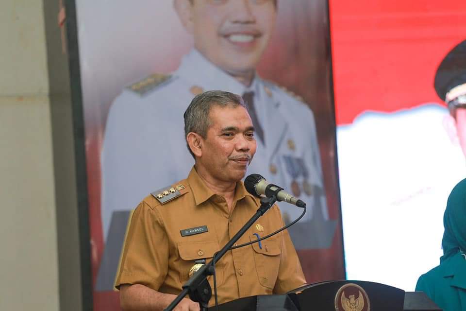 Pj Bupati Kampar, Dr Kamsol