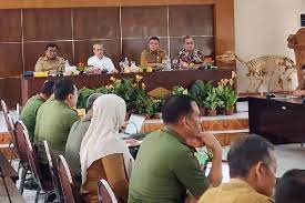 Rapat pembahasan Perhutanan Sosial di Riau