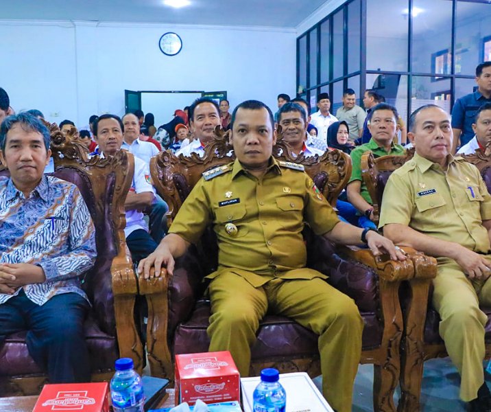 Pj Wali Kota Pekanbaru Muflihun bersama Ketua KPU Anton Merciyanto dan Kepala Kesbangpol Syoffaizal pada 29 Mei 2023. Foto: Istimewa.