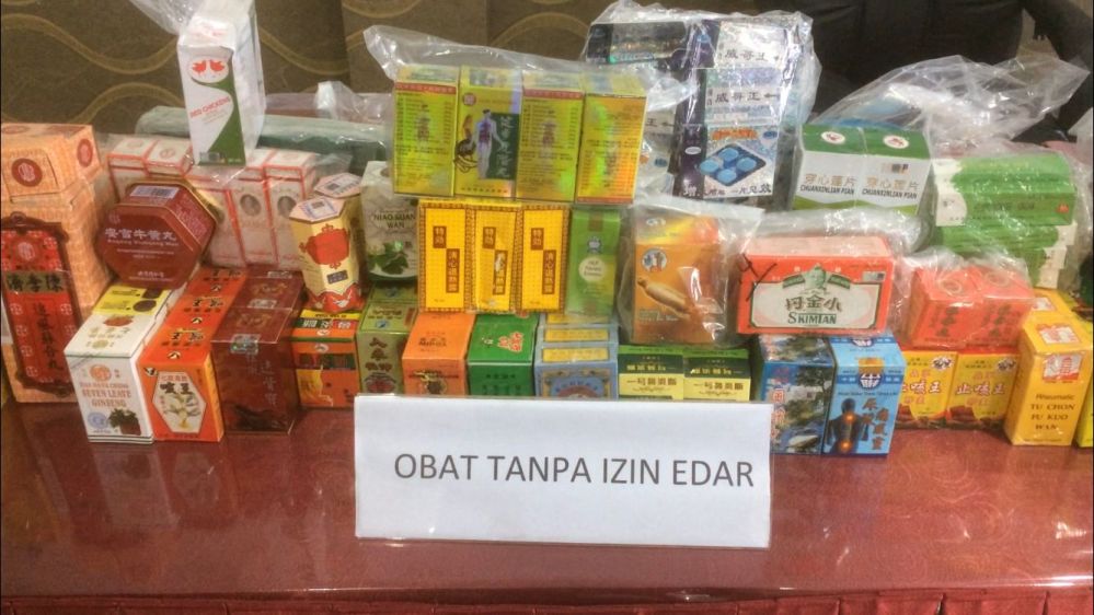 Obat tanpa izin yang diamankan petugas